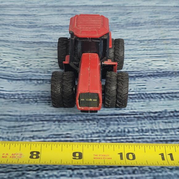 Ertl 1/64 scale Case IH 9250 die-cast/plastic 8 wheeler tractor red/black - Picture 3 of 9